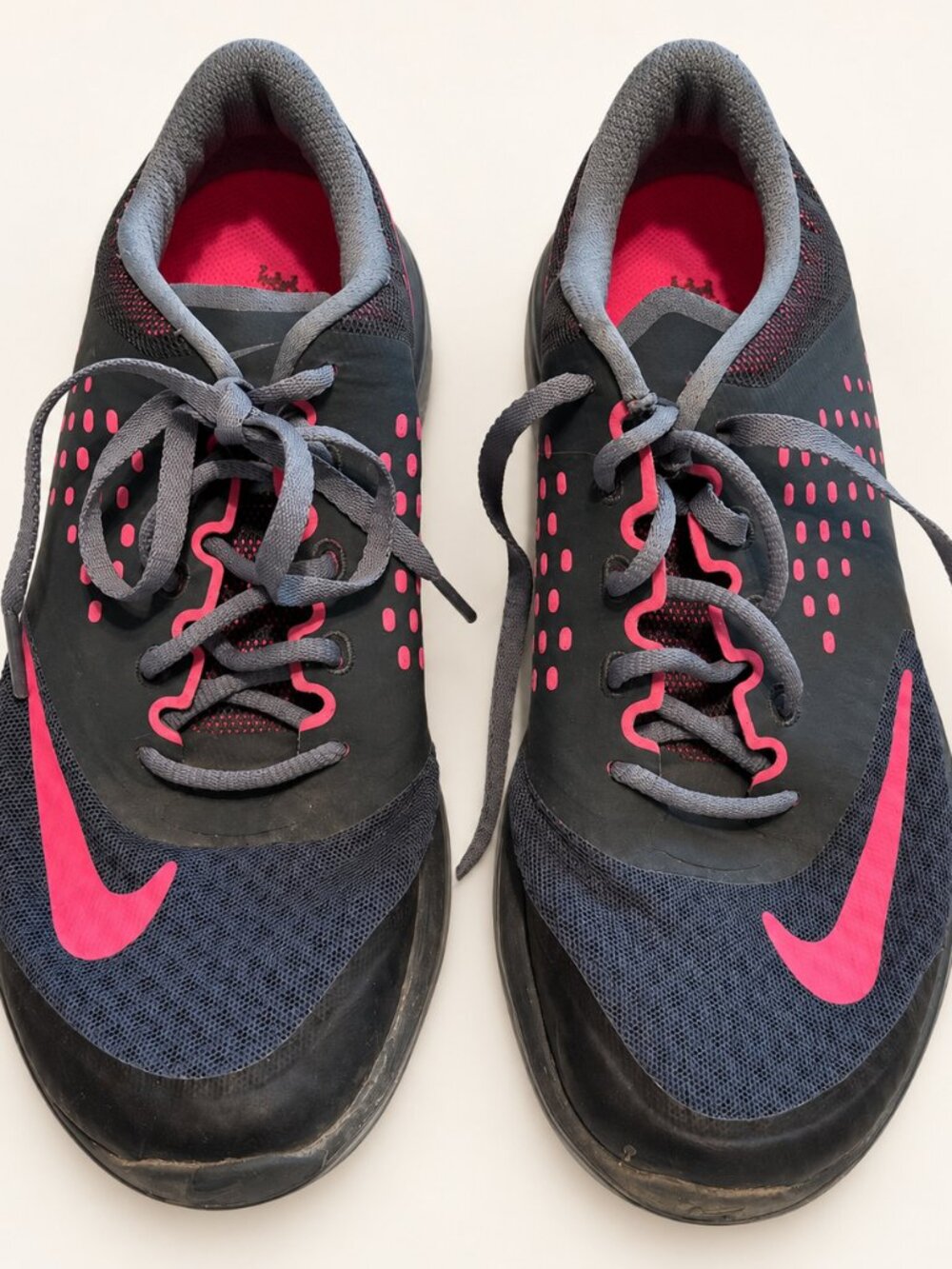 Nike Charcoal Hot Pink Mesh Training Shoes Women's 7